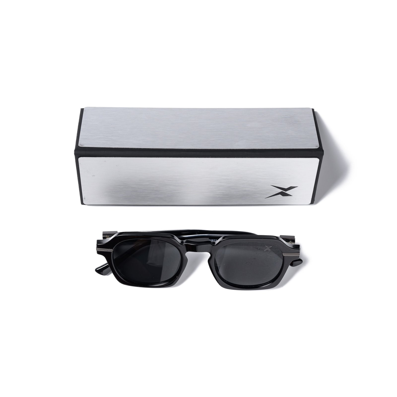 G Geometric Square Double Bridge Sunglasses – Model 10823 | C1 – Glossy Black - Image 6