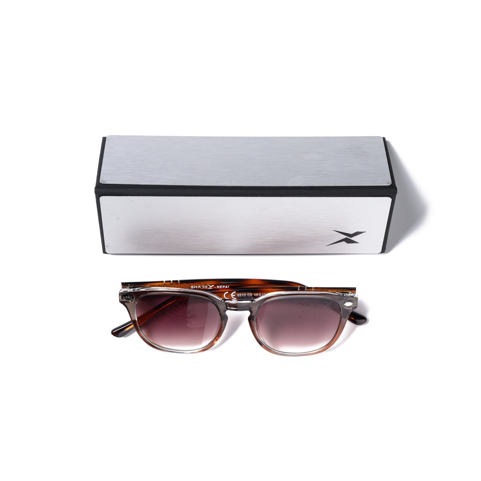 Neo Classic Sunglasses – Model 6510 | C7 – Grey-Peach Fade / Brown Gradient - Image 6