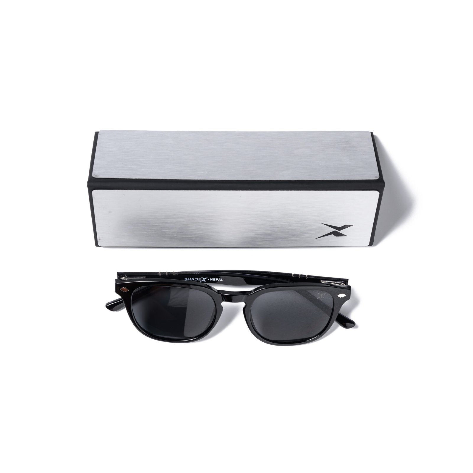 Neo Classic Sunglasses – Model 6510 | C5 – Glossy Black / Smoke Grey - Image 6