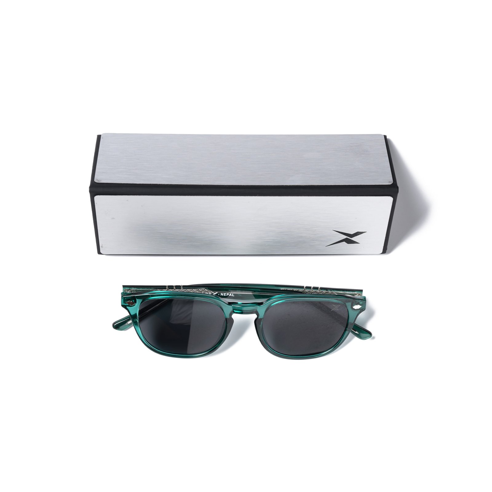 Neo Classic Sunglasses – Model 6510 | C6 – Transparent Teal / Smoke Grey - Image 6